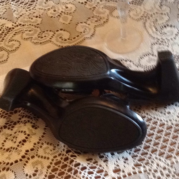 Shoes - Picture 3 of 3